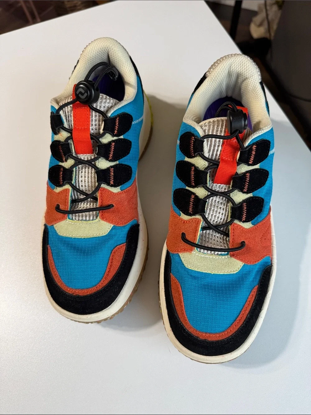 Multicolor Athletic Sneakers with Toggle Lacing Dr scholls Insoles Size 8